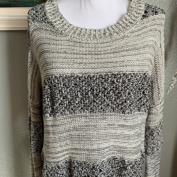 B.P. Collection Sweater Size Large - Picture 13 of 17